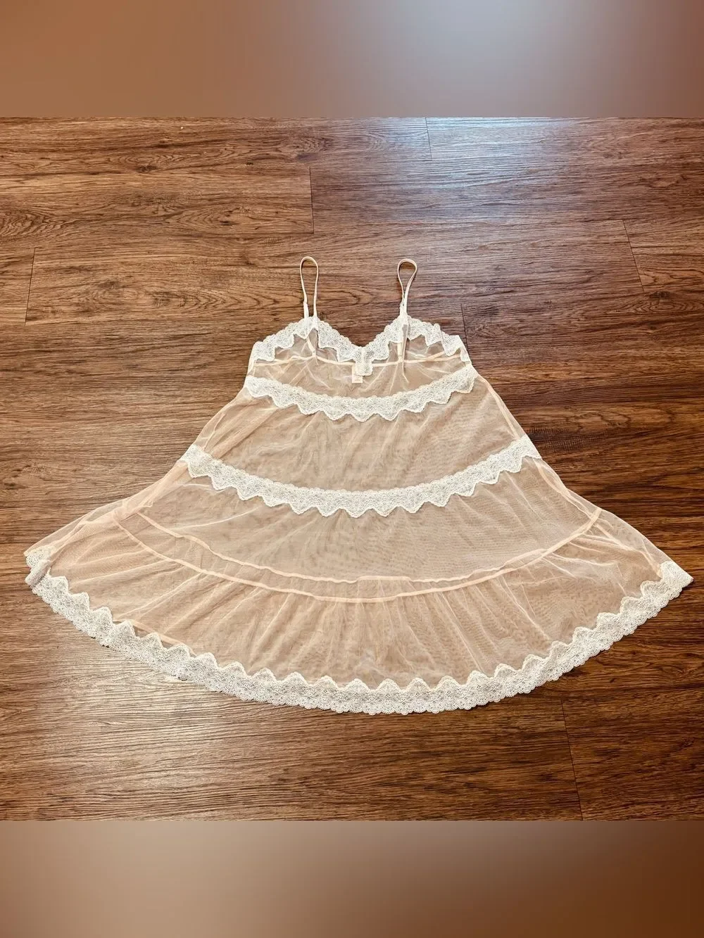 Victoria’s Secret Tiered Sheer Nightie Chemise Cream and Peach Color Large